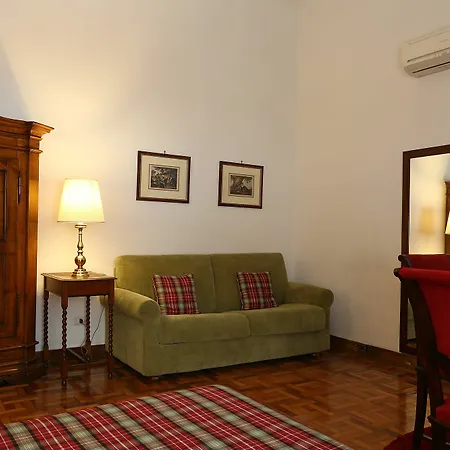 Houspitality Caesar Рим