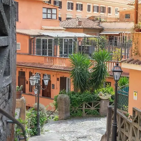 Via Nicola Fabrizi *