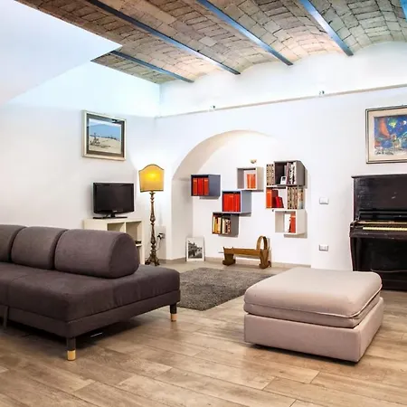 Orange Tree House Apartment *