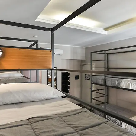 Yellowsquare Hostel