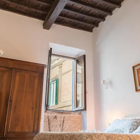 Apartment Secret Coronari *