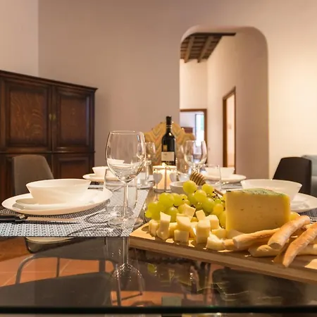 Apartment Secret Coronari Rome