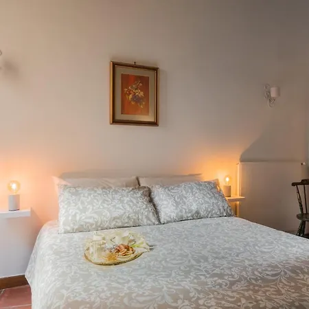 Apartment Secret Coronari Rome