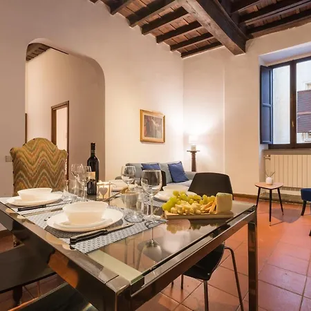 Apartment Secret Coronari Rome