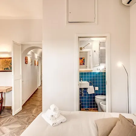 Cavour Attic With Terrace Apartment