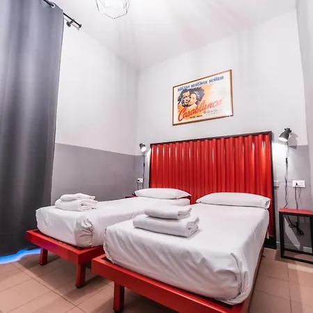 Yellowsquare Hostel
