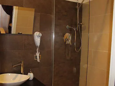 Bed & Breakfast Suitinn19