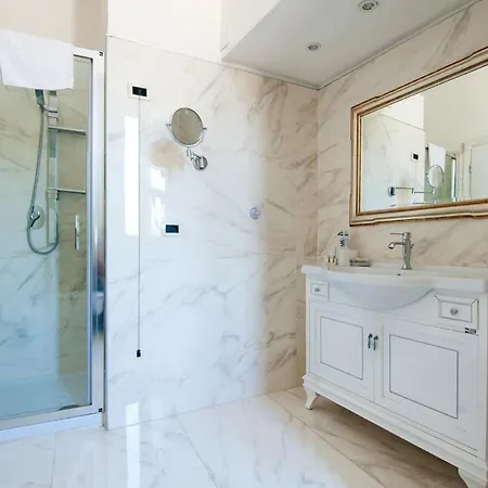 Royal House 3* Roma