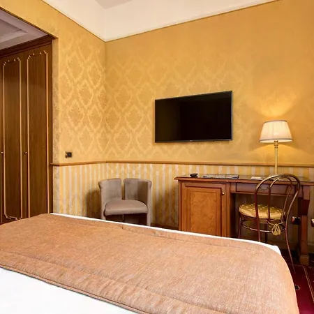 Hotel Marcella Royal - Rooftop Garden