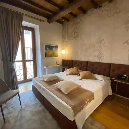 Guest house Condotti 2*
