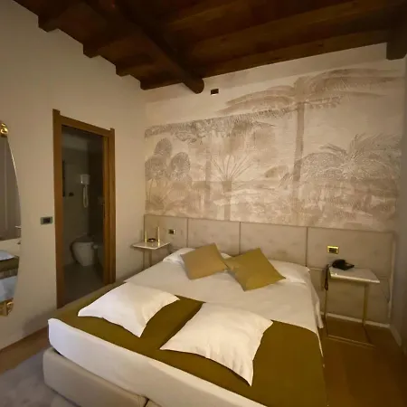 Condotti 2*