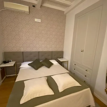 Condotti Guest house Rome