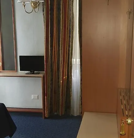 Отель Silva