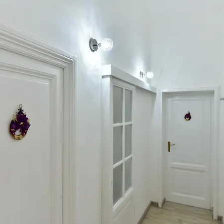 Terminal House Bed and breakfast 2*