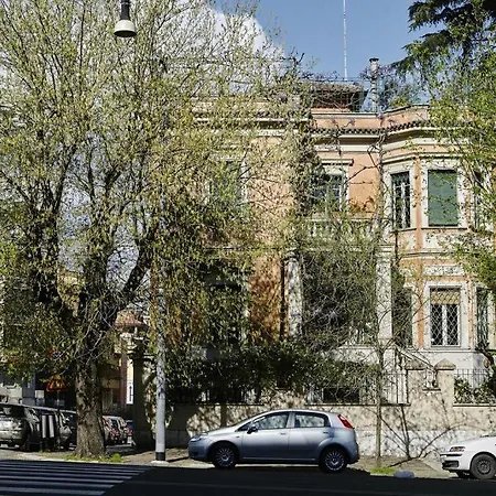 21 Aprile Πανσιόν