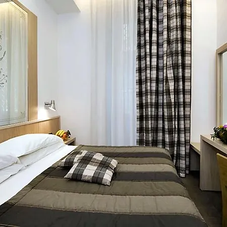De Petris 3* Roma