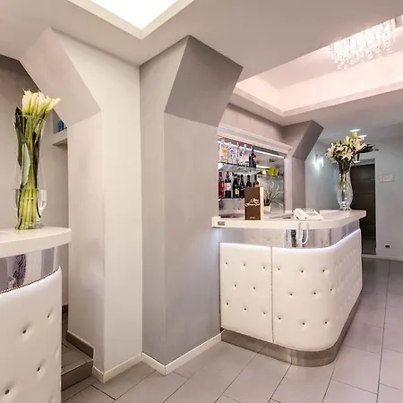 Hotel Relais Fontana Di Trevi 3*