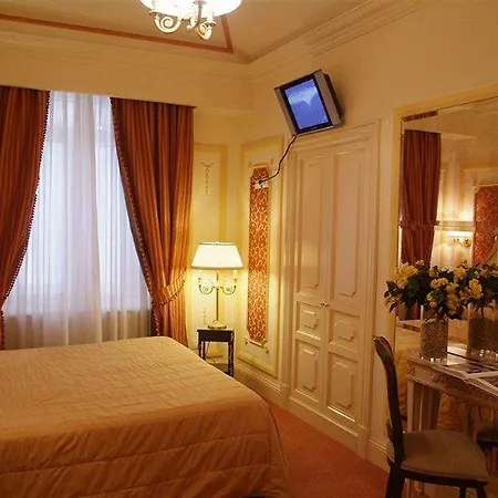 Champagne Palace 4*