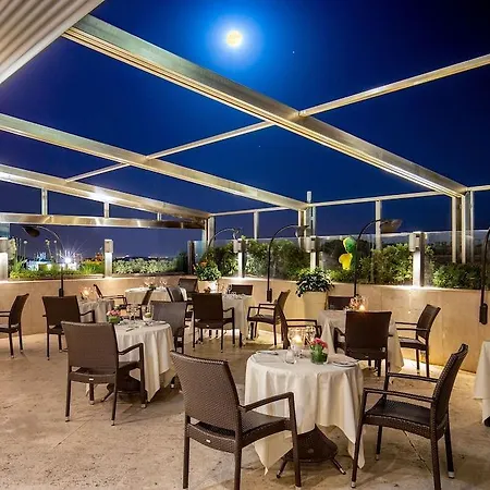 Ξενοδοχείο Savoy 4*