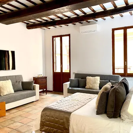 Fontana Di Trevi Luxury Apartment Rome