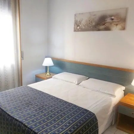 Hotel Athena 3*