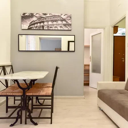 P-rooms & Collection Apartahotel Roma