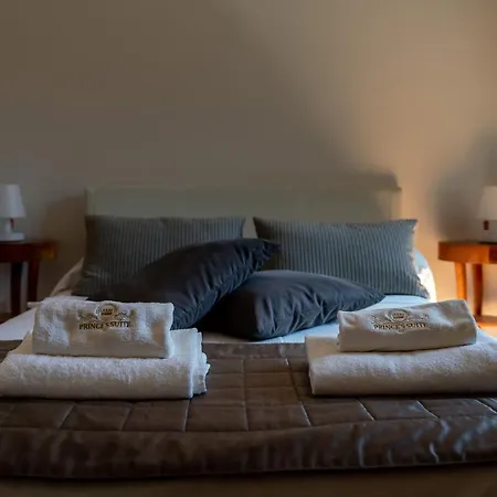 Apartahotel P-rooms & Collection *