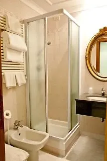 Raeli Archimede Hotel