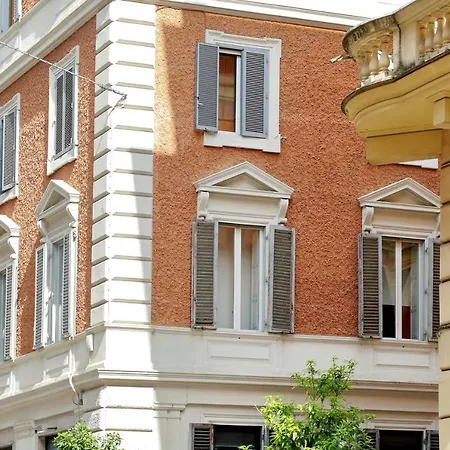 Trevi Diamond Luxury Suites & Jacuzzi Affittacamere *