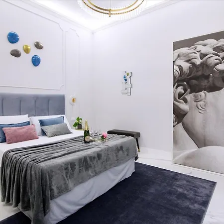 Deluxe Apartment *