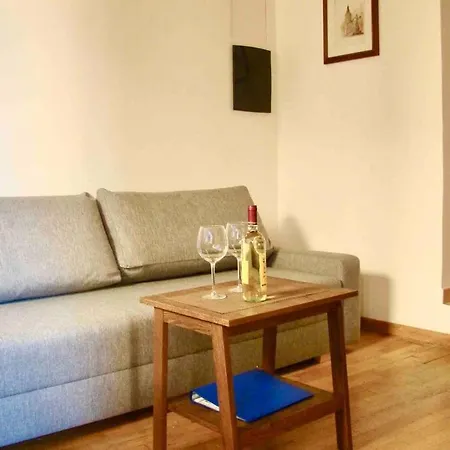 Elegant Trilussa Apartment Rome