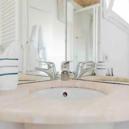 Elegant Trilussa Apartment