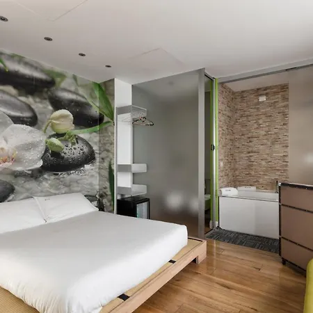 Colosseum Jacuzzi Suites Penzion Řím