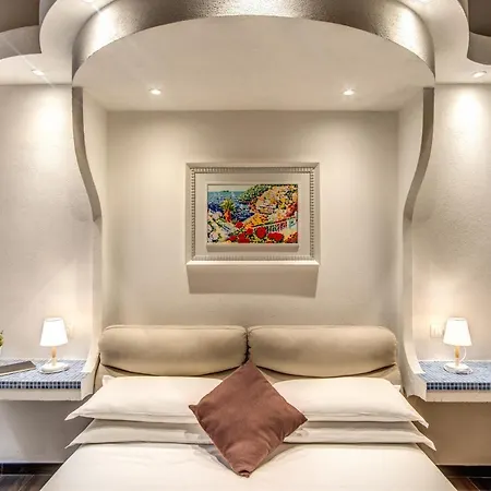 Tritone House Pensionat