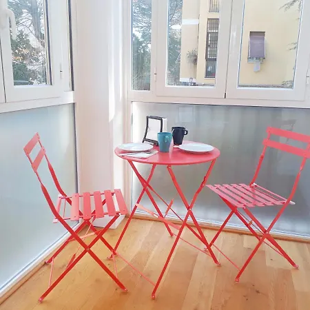 Modern, Spacious And Bright In * Rome