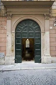 Domus Borgognona Hotel Roma
