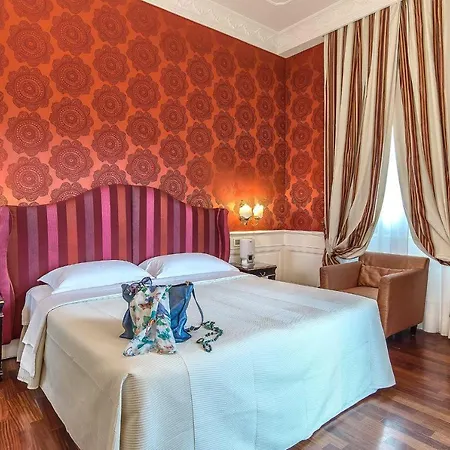 Hotel Del Senato 3*