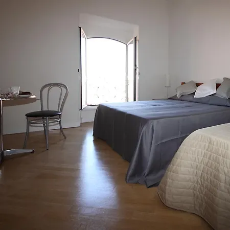 Tourist House Bed & Breakfast 2*