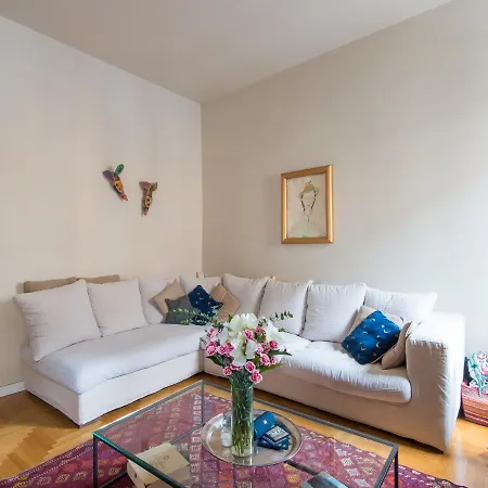Apartment Coronari Enchanting Two Bedroom Rome