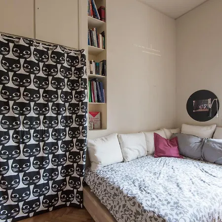Coronari Enchanting Two Bedroom Apartment Rome
