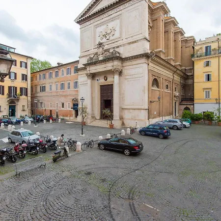 Coronari Enchanting Two Bedroom Apartment Rome