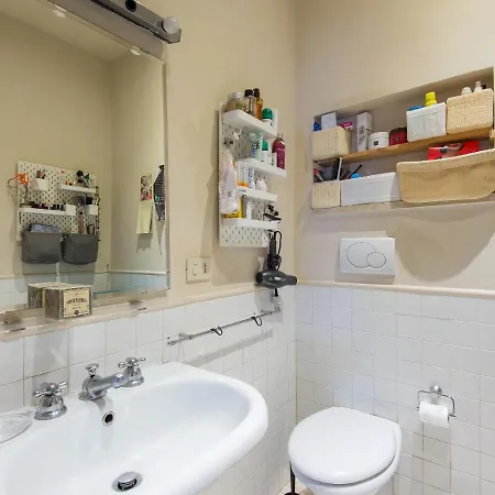 Apartment Coronari Enchanting Two Bedroom Rome