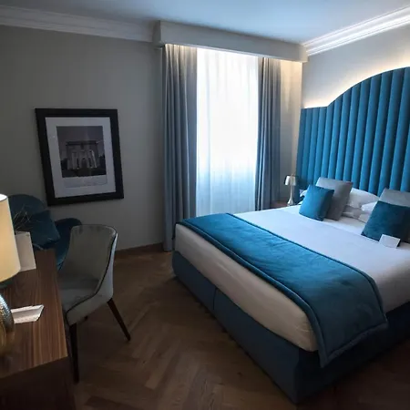 Hotel Antico Del Sole Al Pantheon 4*