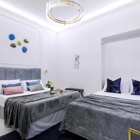 Deluxe Apartment *