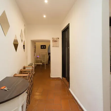 Grotto Experience 5pax Apartment Rome