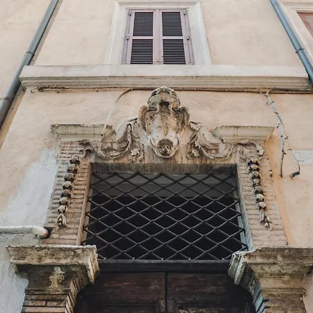 La Vetrina, The Renaissance Charme Of Piazza Navona Apartment