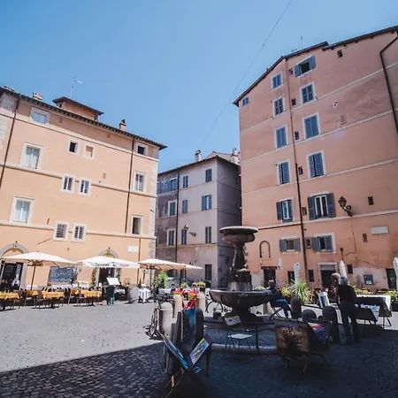 La Vetrina, The Renaissance Charme Of Piazza Navona Apartment