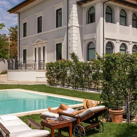 Livia Valeria Palace Apartmanhotel *