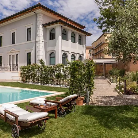 Livia Valeria Palace Apartmanhotel