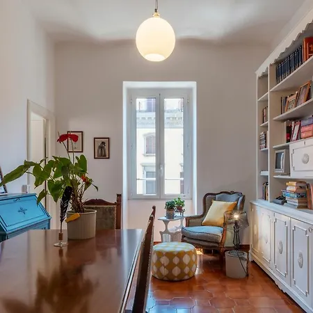 Santa Maria Maggiore Roomy And Bright Flat Apartment *